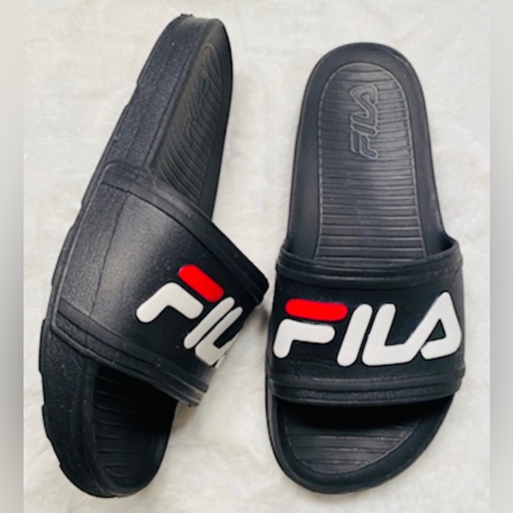 FILA Slide Sandals Unisex, Men’s size 6, Women’s Size 7 or Youth 5/6 Pre-Owned - Picture 5 of 12